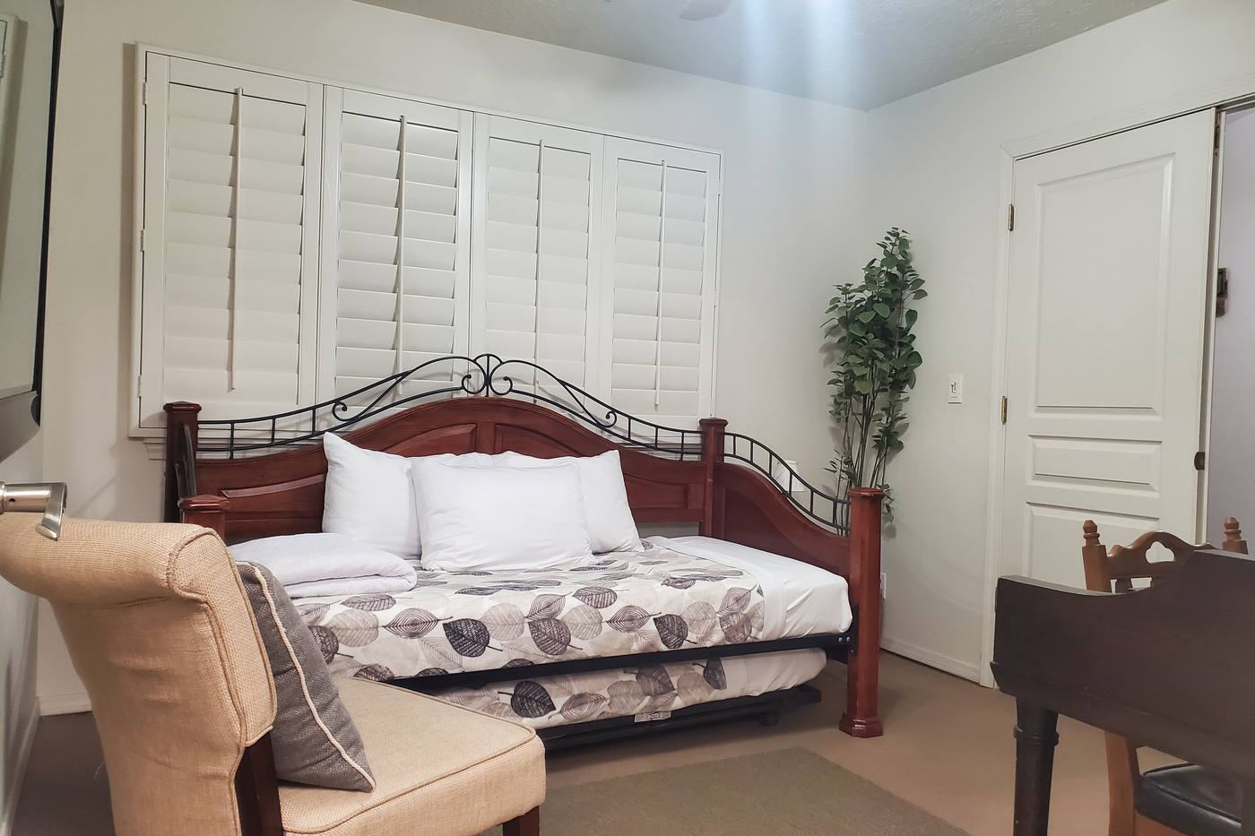Fourth bedroom — sleeps 8 in total